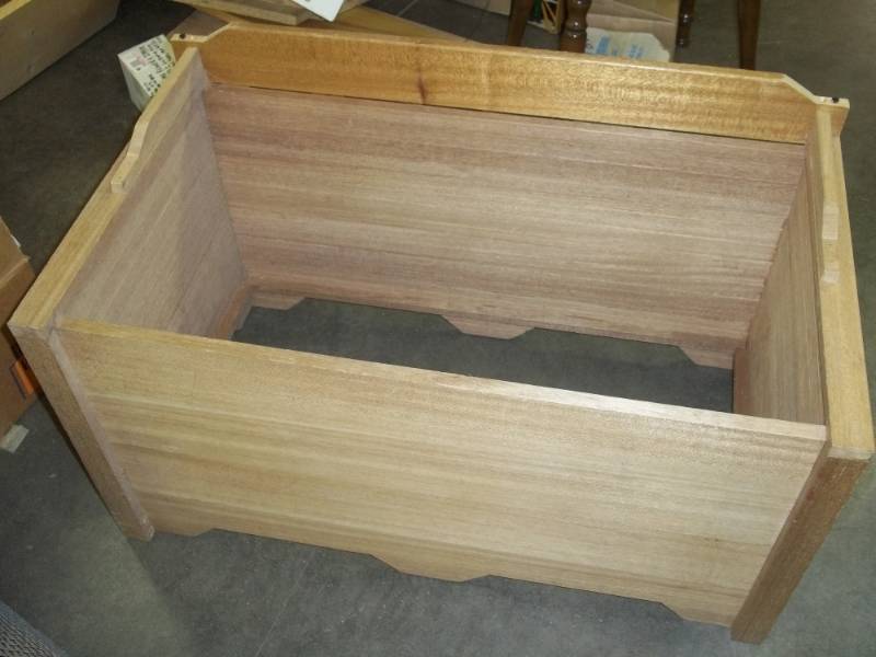 Mahagony Unfinished Chest 18 x 28 x33