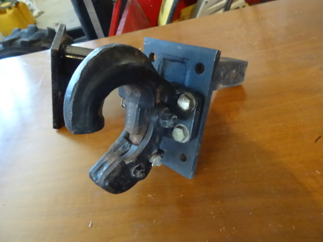 2 heavy duty receiver hitches. One with pintle hitch