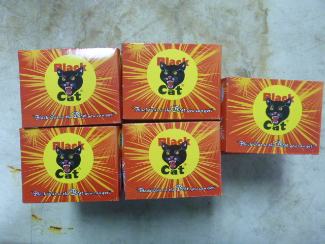 20 Boxes of Black Cat Super Snaps