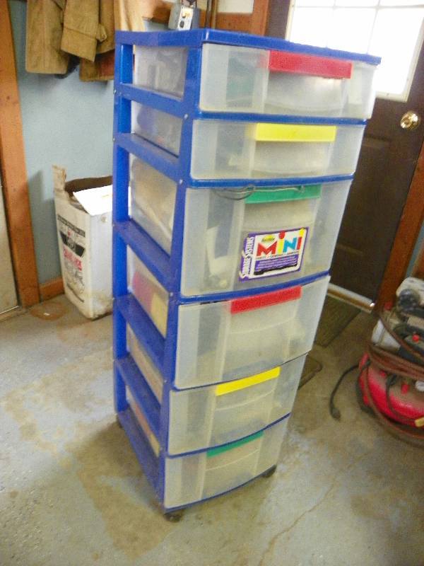 lot 10 image: Storage caddy, 5 drawers, includes all the contents of the drawers, mostly small hardware like items