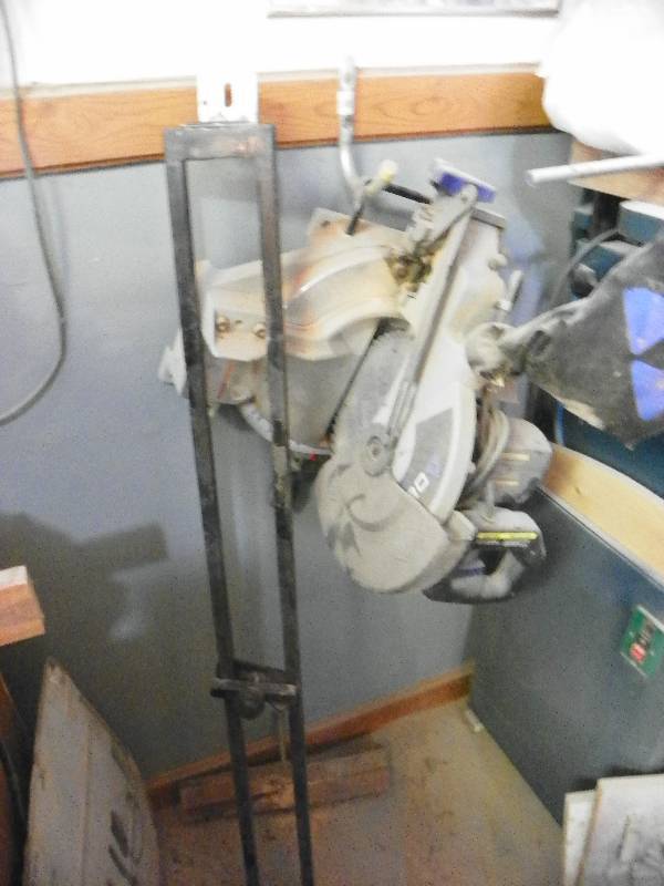 lot 14 image: Miter Saw
