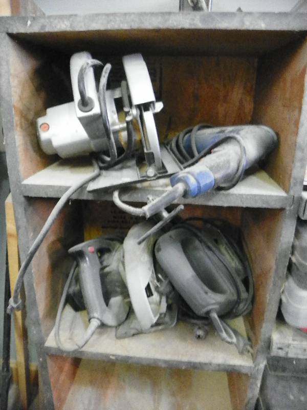 lot 22 image: Saws