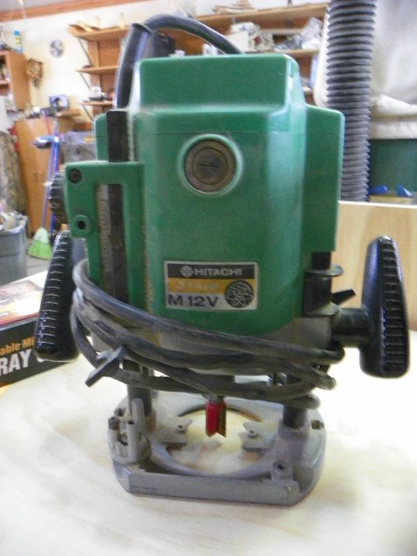 lot 23 image: Hitachi  M 12V, 12 Router