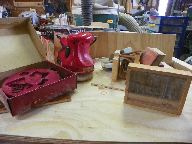 lot 27 image: 6 polisherwaxer, bit set, inlay kit and sanding sponges