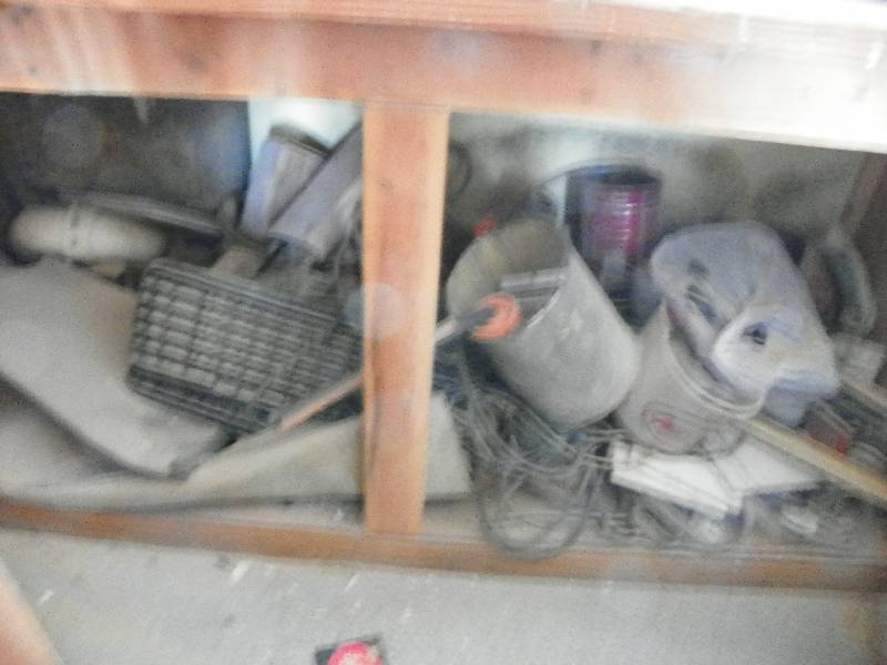 lot 58 image: Contents of cabinet, misc items