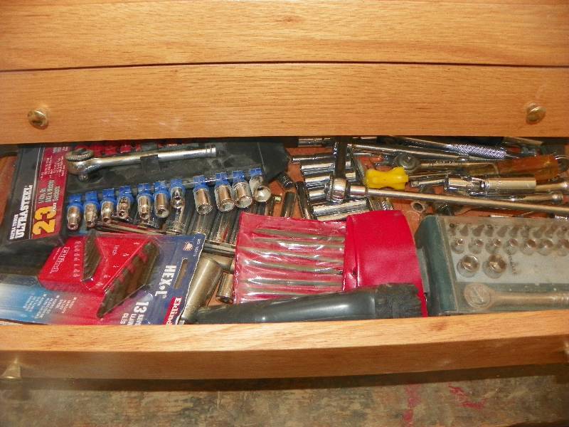 lot 67 image: Drawer of small tools