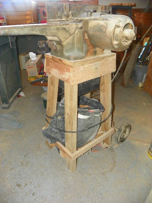 lot 88 image: Oliver Machinery planer on wooden stand, with contents of stand