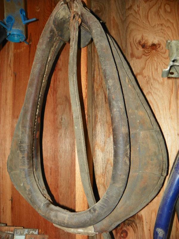 lot 114 image: Horse Collar