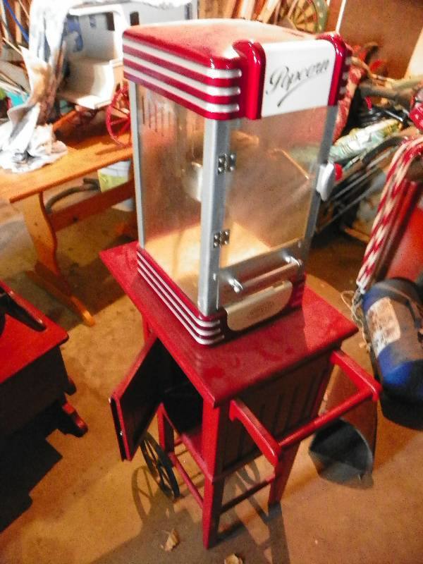 lot 118 image: Popcorn Popper cart