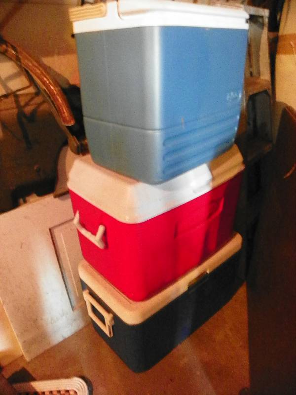 lot 155 image: Three Coolers