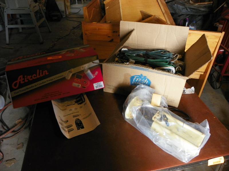 lot 174 image: Box of extension cords, Airclin