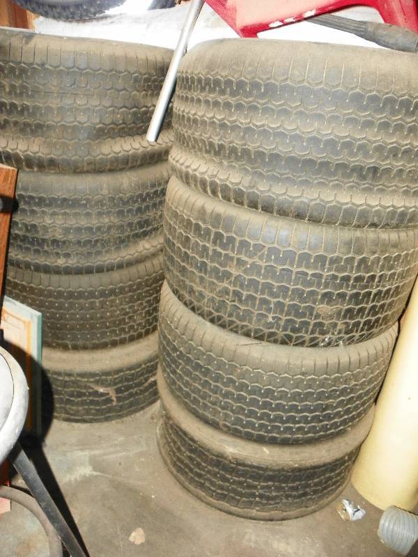 lot 180 image: Sprint Carl Rear Wheels And Tires
