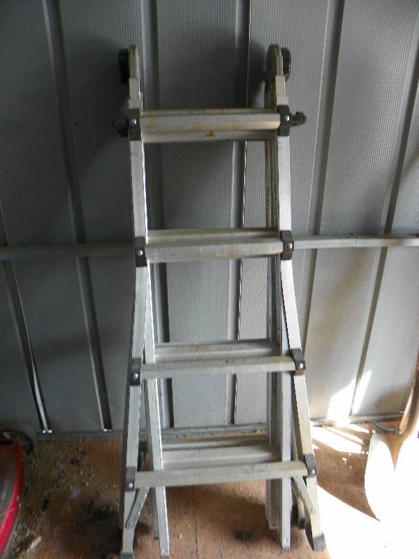 lot 189 image: Folding ladder