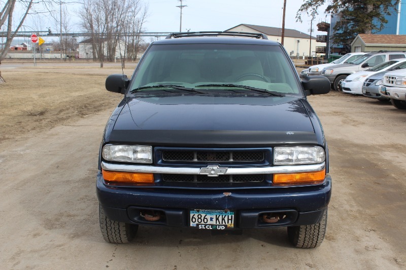 lot 1375 image: 2000 Chevrolet Blazer 4x4