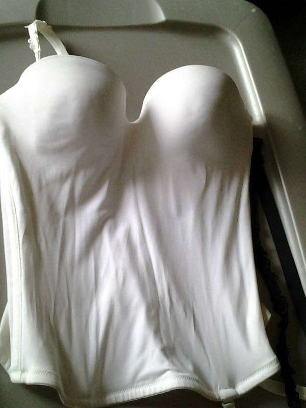 No Tag--Missing Straps-- Shape Wear Size 32D