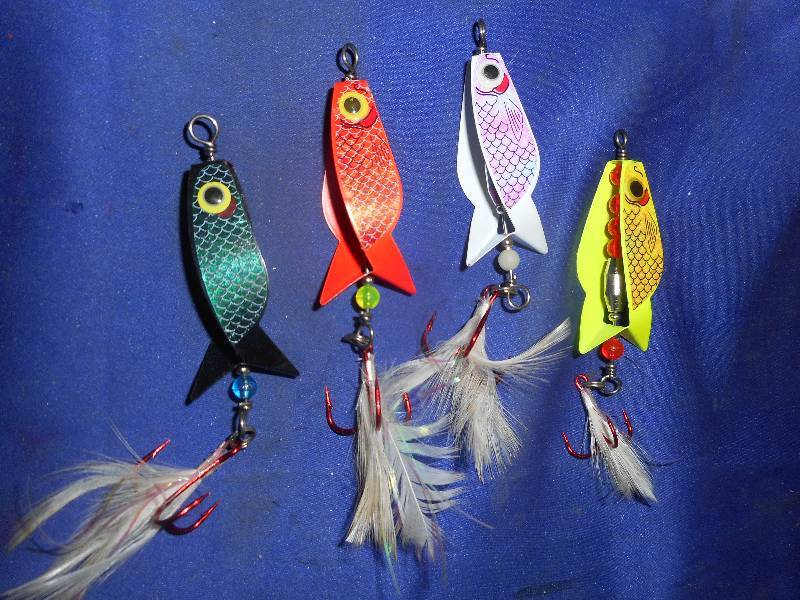 4 FISHING LURES