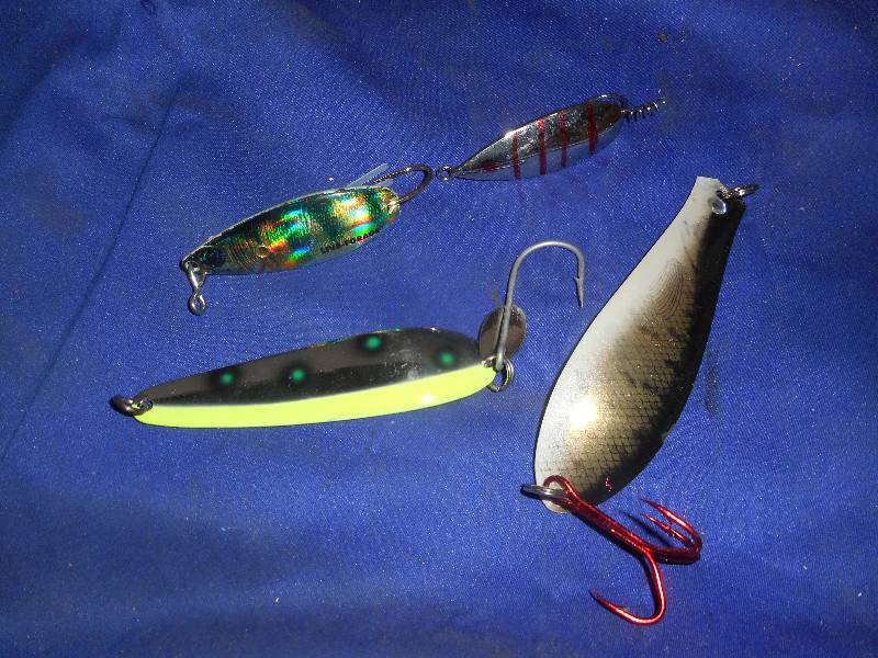 4 SPOON TYPE LURES