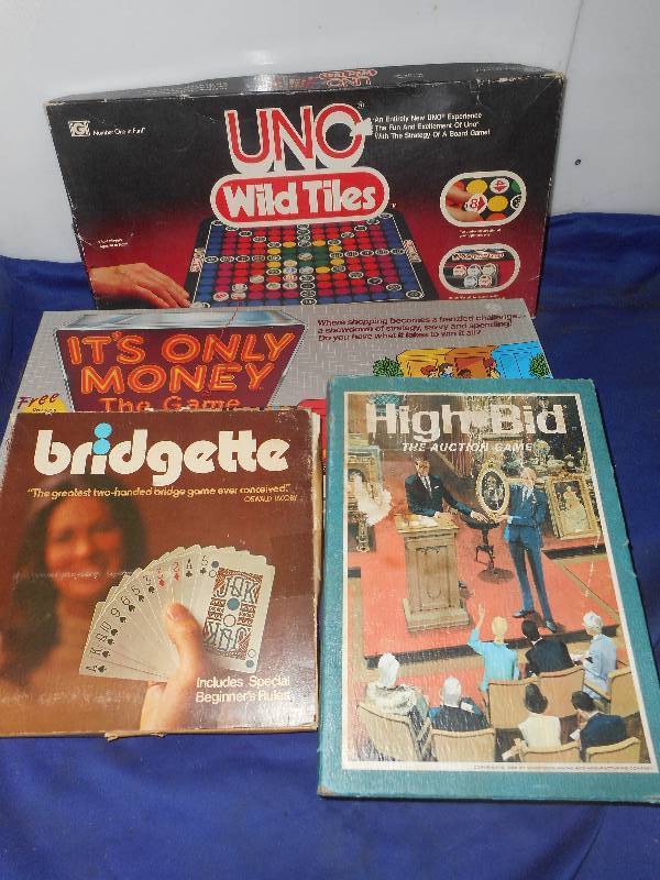 4 VINTAGE BOARD GAMES