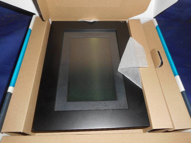 7 INCH DIGITAL PHOTO FRAME