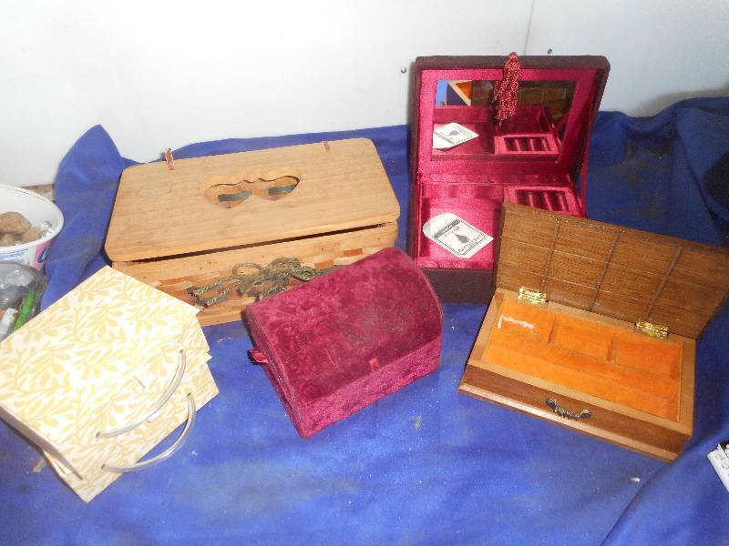 ANTIQUE JEWLERY BOXES AND CRAFT BOX