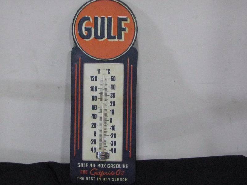 lot 11 image: Metal Gulf Thermometer
