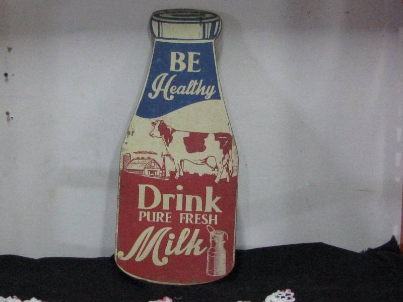 lot 12 image: Wood Drink Milk Sign
