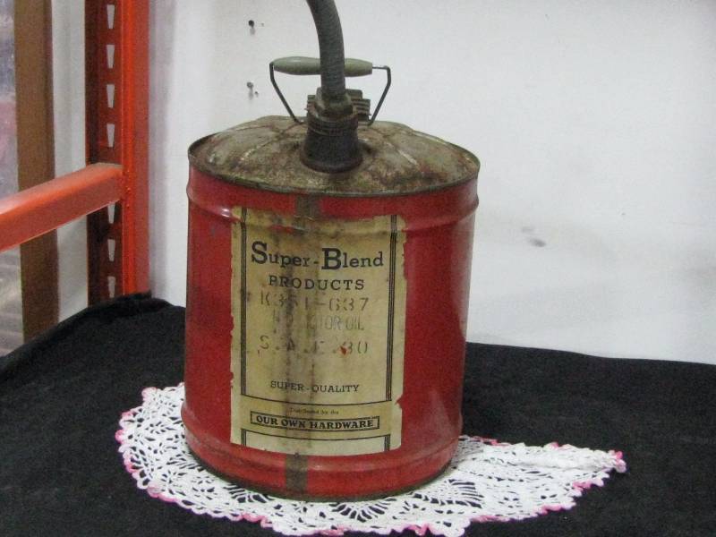 lot 21 image: Super Blend 5gl Oil Can