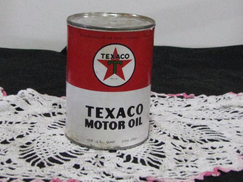 lot 24 image: Texaco Motor Oil Can