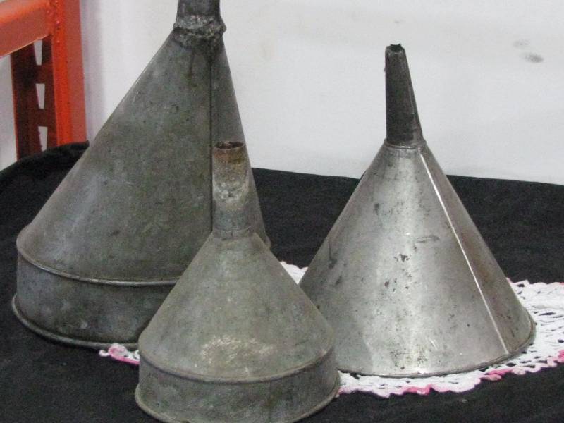 lot 26 image: Oil Funnels