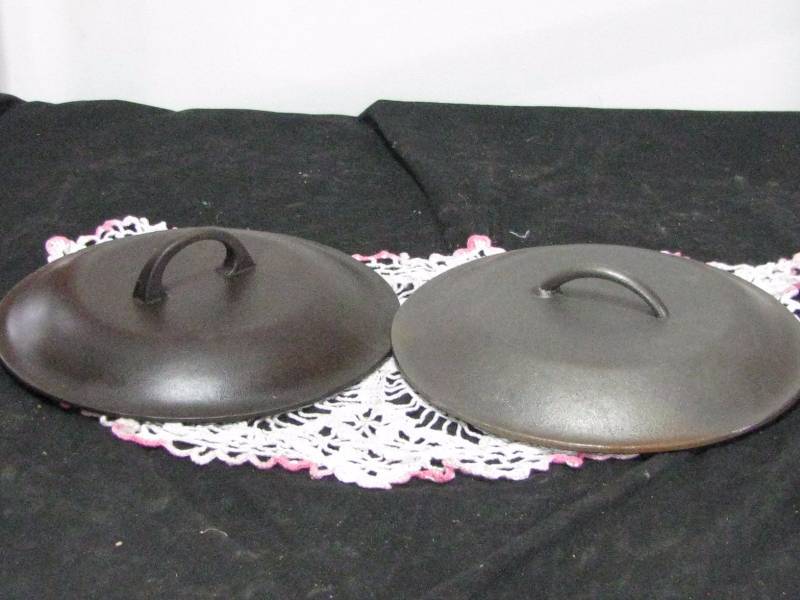 lot 40 image: Cast Iron #8 Lids