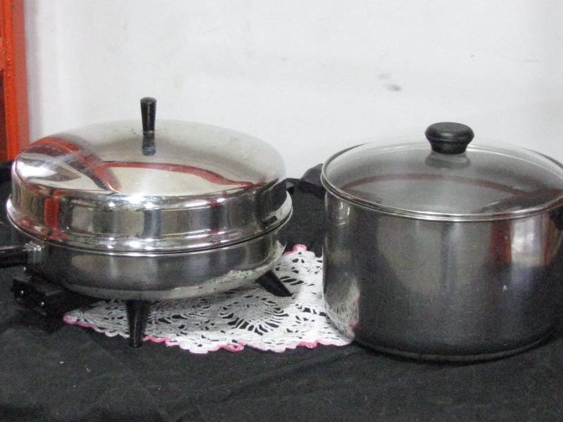 lot 41 image: Farberware Elec. Skillet & Stock Pot