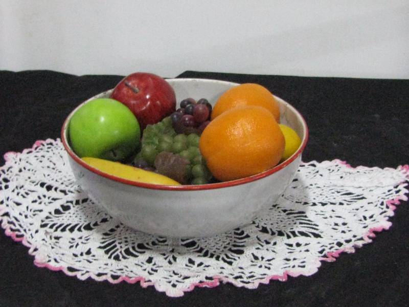 lot 45 image: Enamelware Bowl wFruit