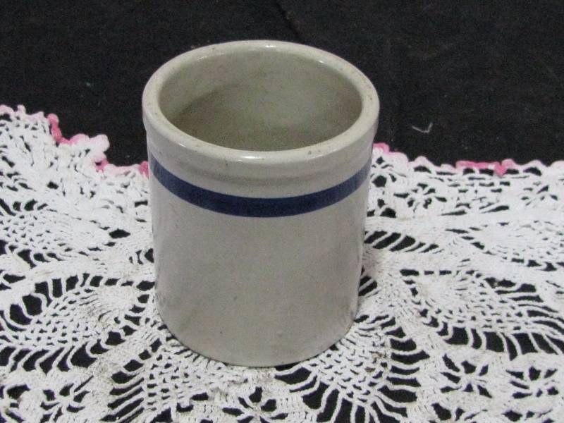 lot 57 image: Red Wing Stoneware Blue Band Beater Jar