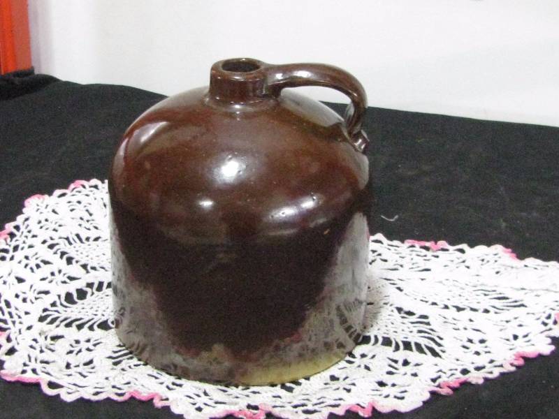 lot 59 image: Red wing Stoneware 1gl Slip Glaze Crock Jug