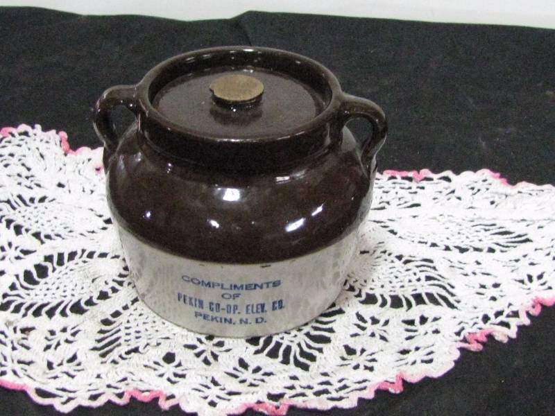 lot 62 image: Red Wing Bean Pot wAdvertising