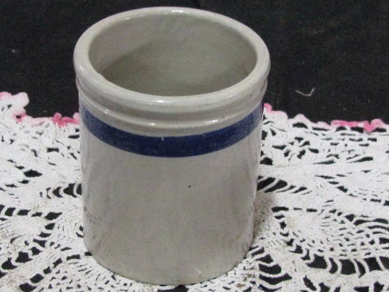 lot 65 image: Red Wing Stoneware Blue Band Beater Jar