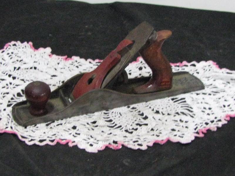 lot 80 image: Wood Plane