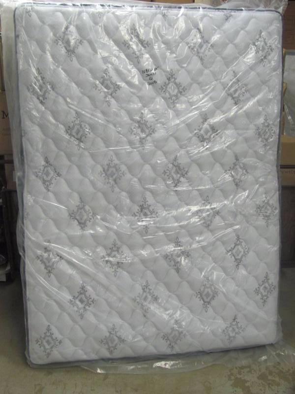 lot 5 image: Brand New Serta Perfect Sleeper Lake Winds Firm Queen Mattress