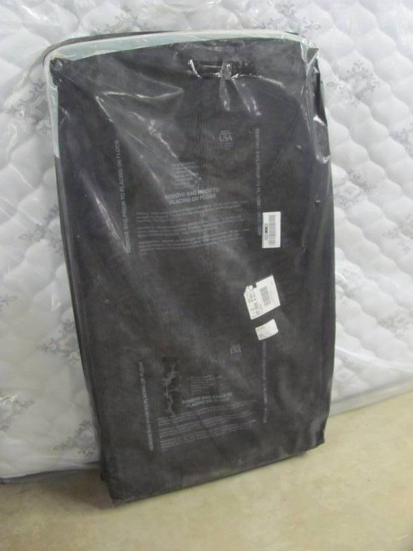lot 28 image: Brand New Simmons Beauty Sleep Happy Nights Foam Crib Mattress