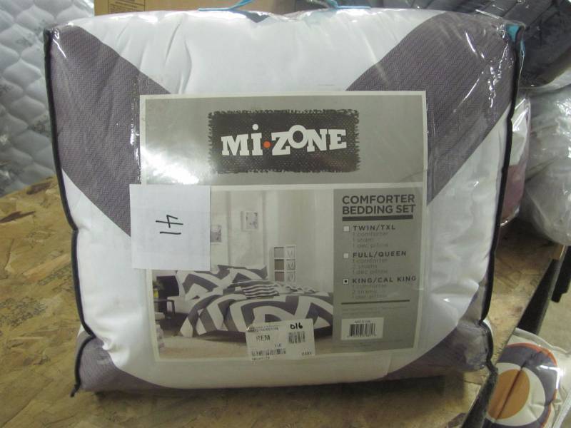 lot 41 image: Brand New MiZone Gemini 4 Piece Duvet Cover Set KingCalifornia King