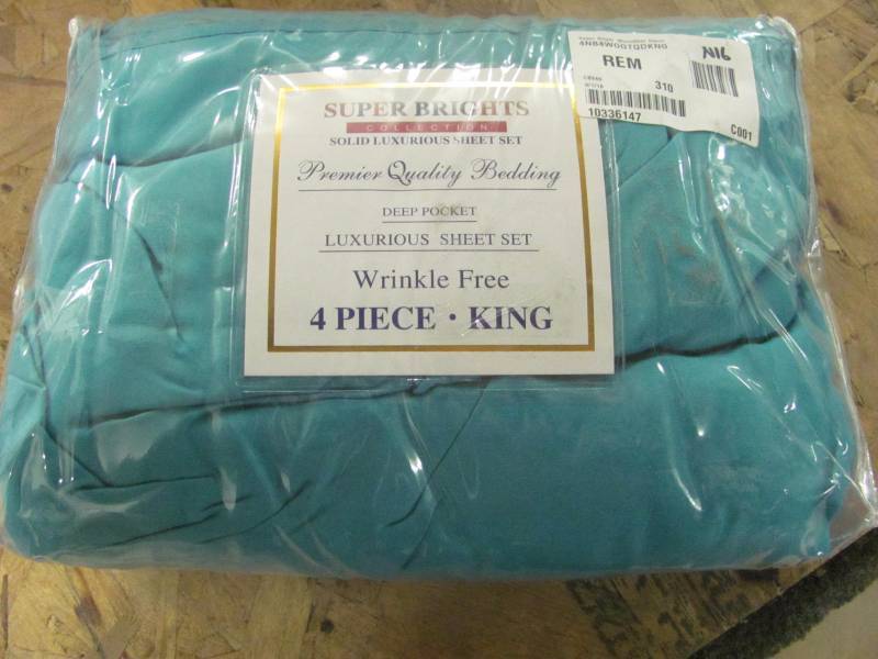 lot 45 image: Brand New Super Bright Microfiber King Size Sheet Set