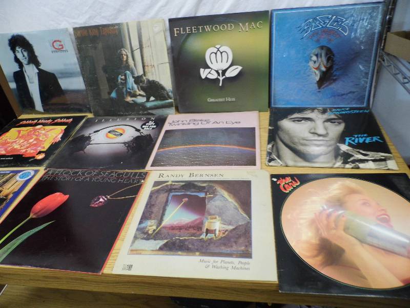 lot 39 image: Albums