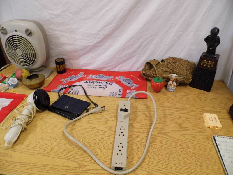 lot 47 image: Vikings Tape - fan - Massager