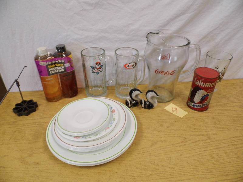 lot 56 image: Coke - A&W - Rosette Iron