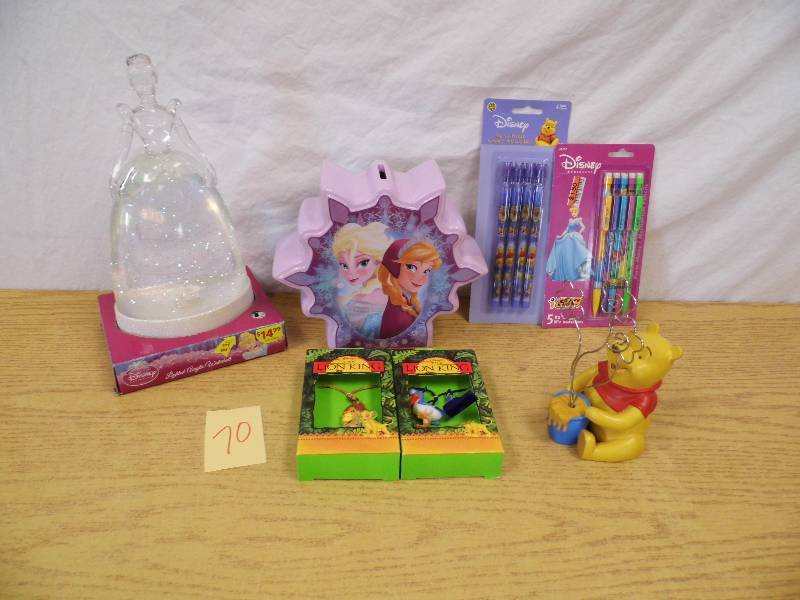 lot 70 image: Disney Items