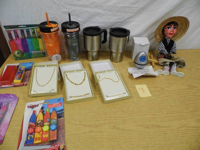 lot 71 image: Jewelry - Mugs - Toys