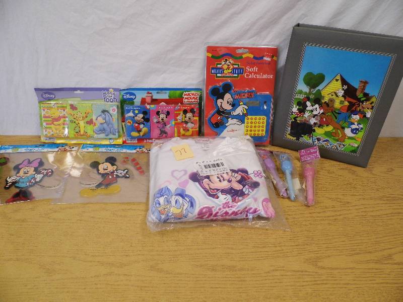 lot 77 image: Mickey - Disney - Pooh