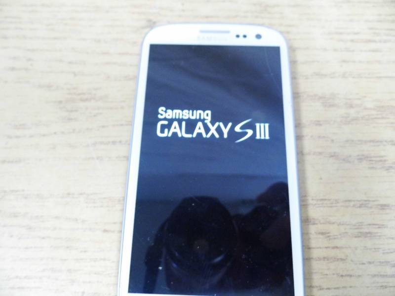 lot 14 image: Samsung Galaxy S 3