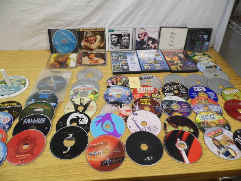 lot 98 image: CDs - DVDs - Games - W File