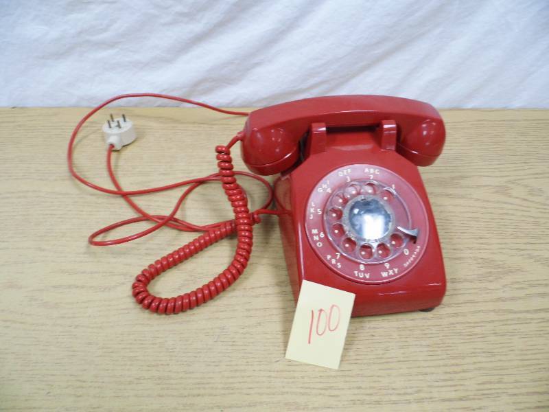 lot 100 image: Red Telephone